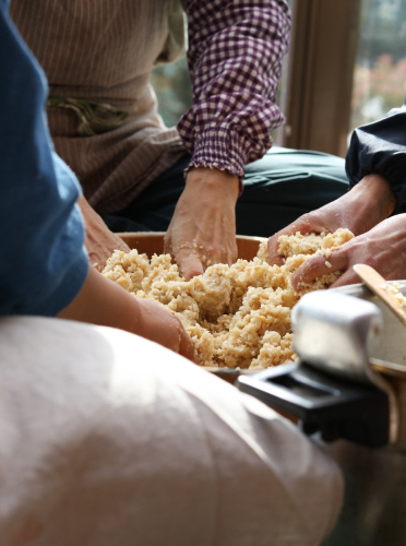 味噌の仕込み
